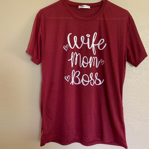 Wife Mom Boss T-shirt Burgundy Size Medium NWOT - Picture 1 of 3